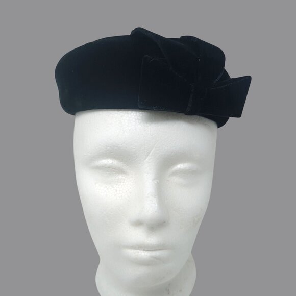 Vintage Peck Peck Hat Pillbox Black Velvet - Picture 1 of 10